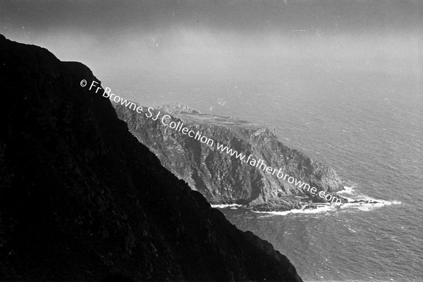 SLIEVE LEAGUE  BUNGLASS AND CARRIGAN HEAD